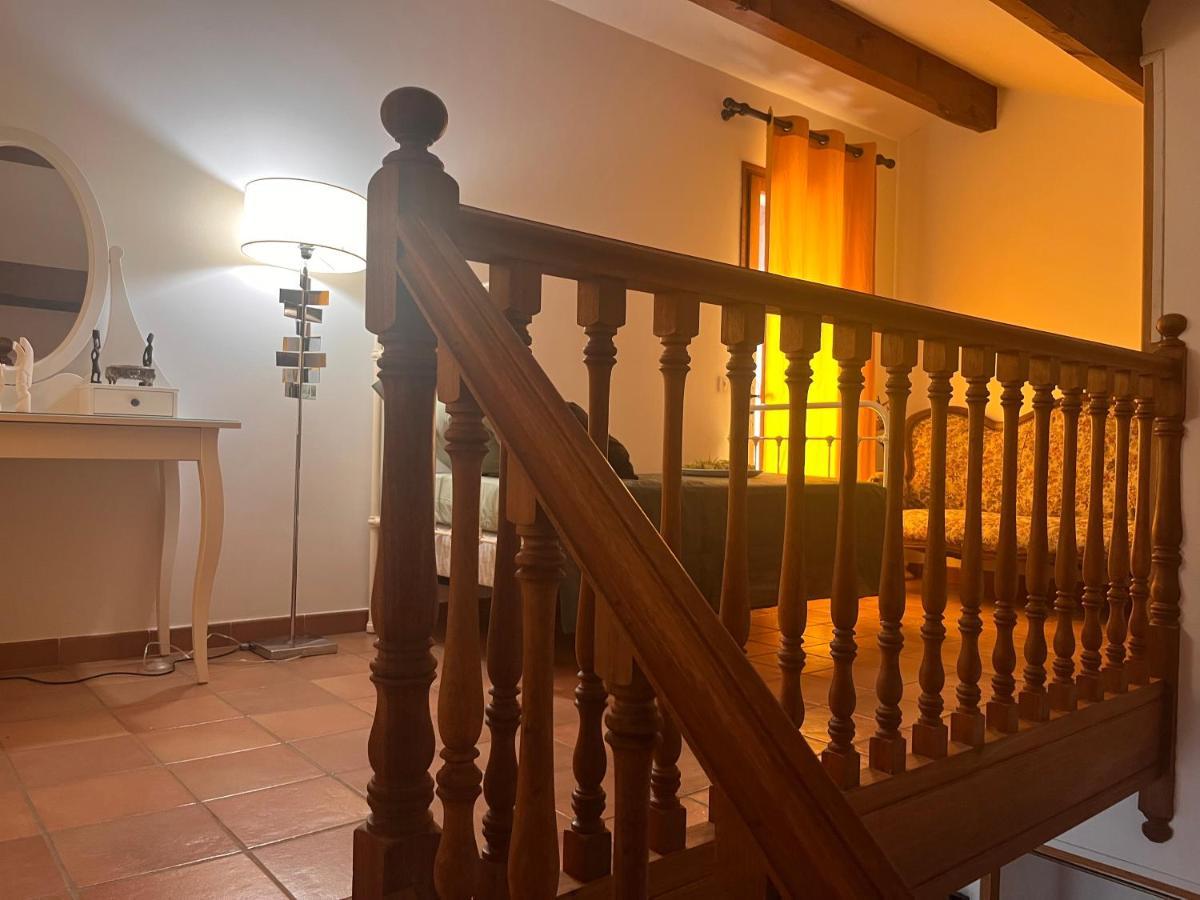 Le Mazet De Choubouloute Bed and Breakfast Saint-Gilles  Exteriör bild
